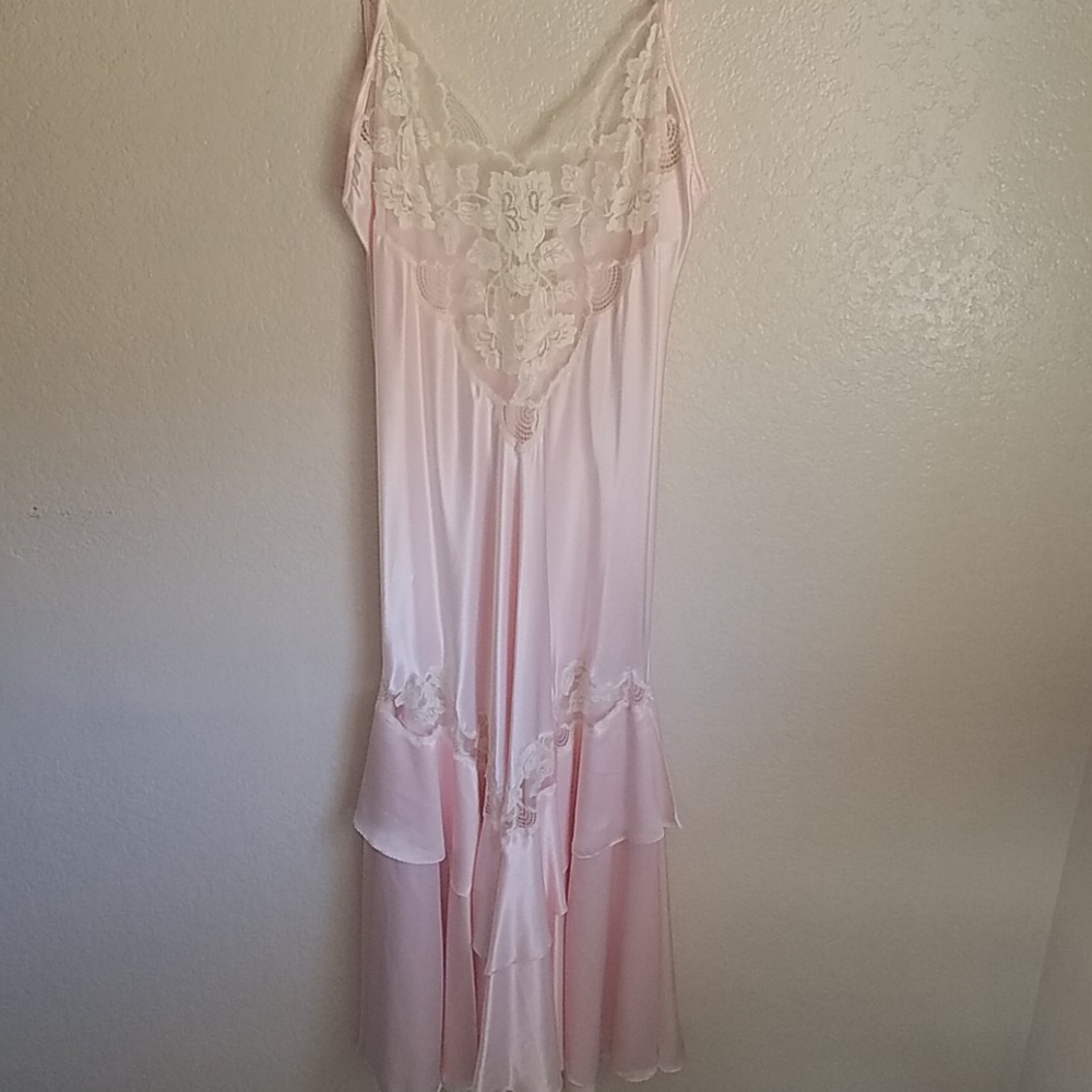 VINTAGE EVE STILLMAN NIGHT GOWN